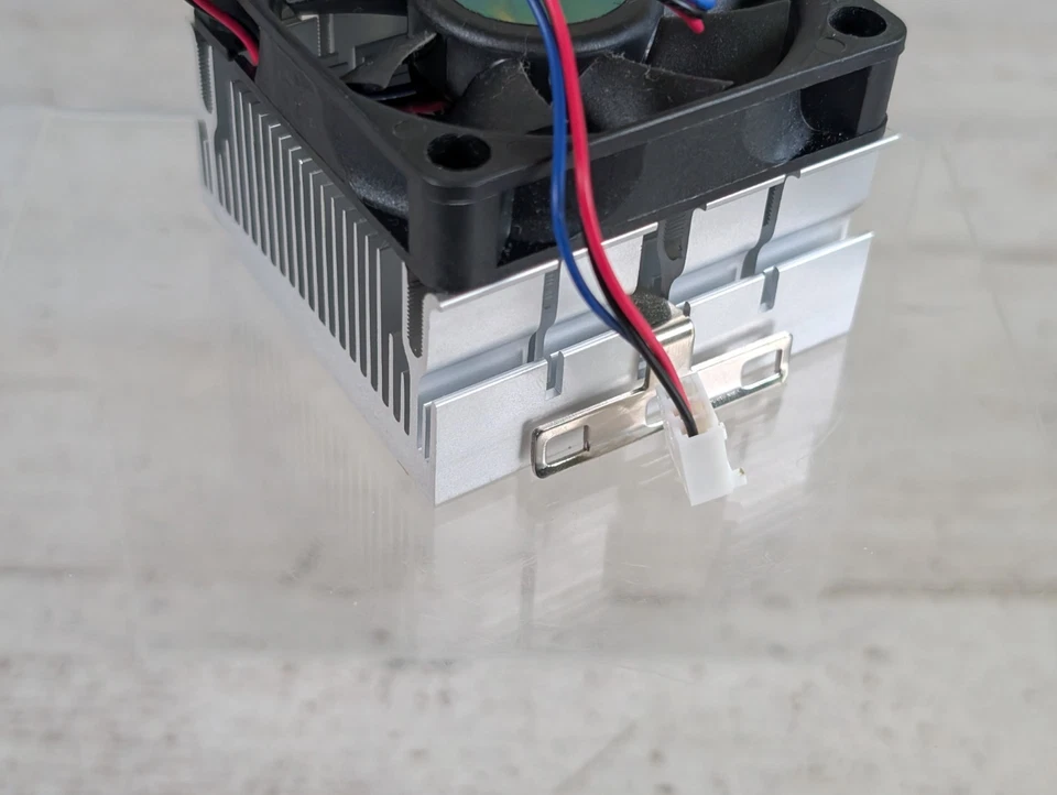 Foxconn AMD Socket A (462) CPU Heatsink Cooler Fan NBT-K0010AC1DBTCB-001 3-Pin - Image 4 of 4