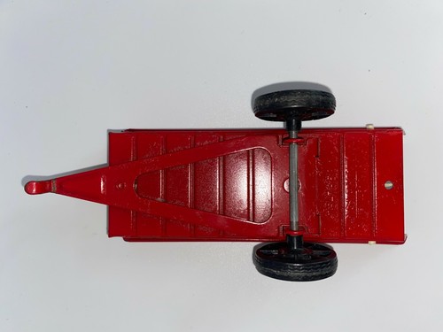 Vintage ERTL INTERNATIONAL HARVESTER Tractor & Manure Spreader 1/32 - Picture 10 of 12