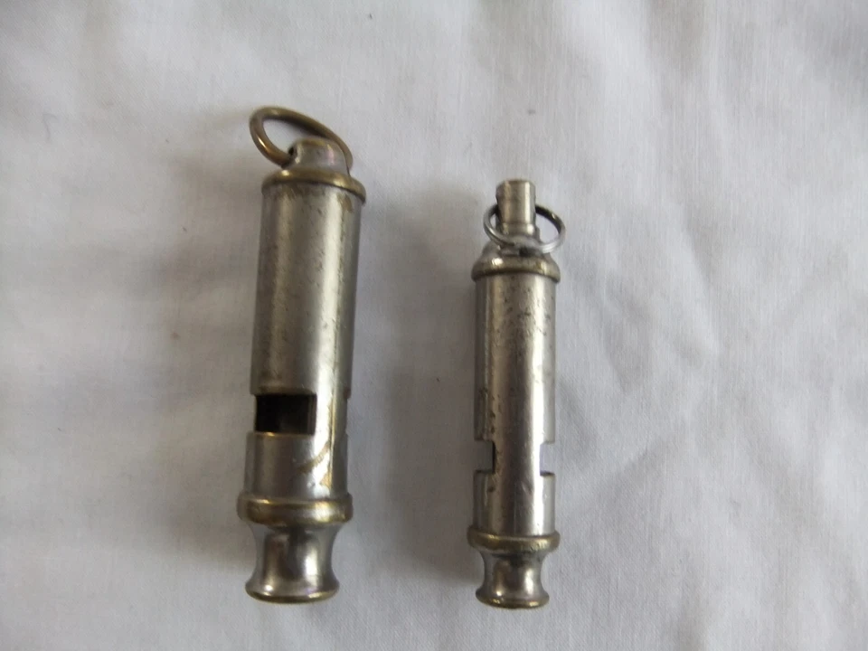 VINTAGE EMCA BOY SCOUTS  & ACME GUIDE WHISTLES METAL & BRASS - Image 3 of 4
