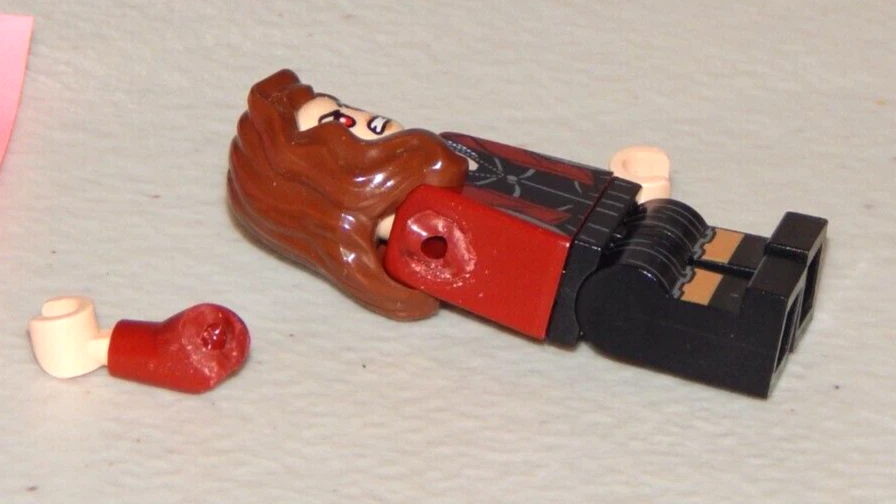 Lego Marvel 76031 Scarlet Witch Broken Minifigure Only Hulk Buster Smash SH174 - Image 2 of 3