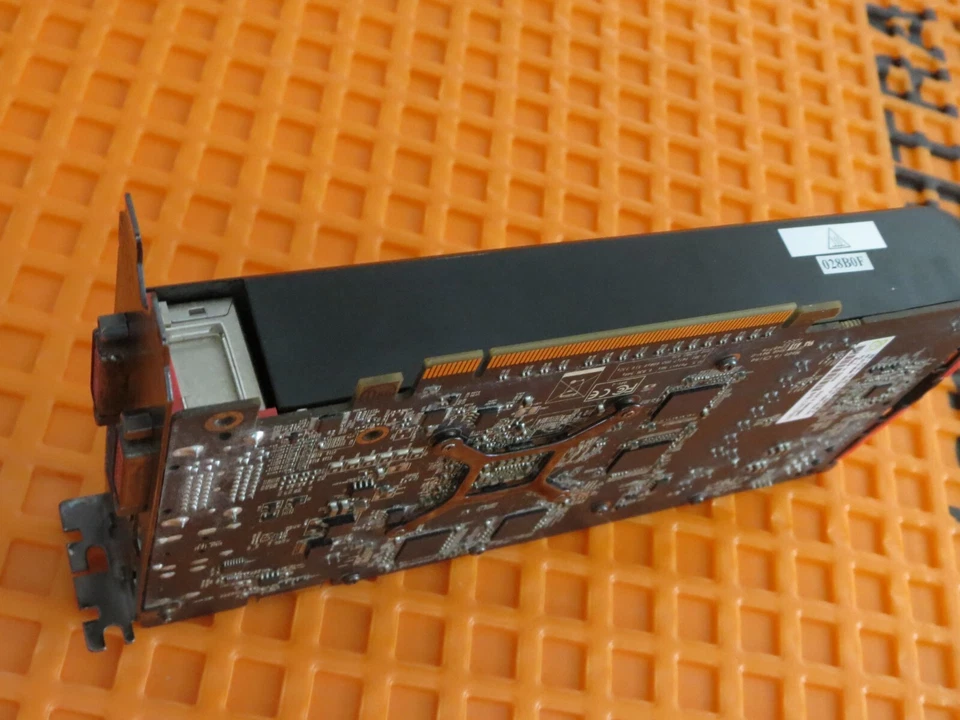 ATI XFX Radeon HD 5770 850MB 1GB DDR5 HD-577A-ZN Video Card - Image 2 of 4