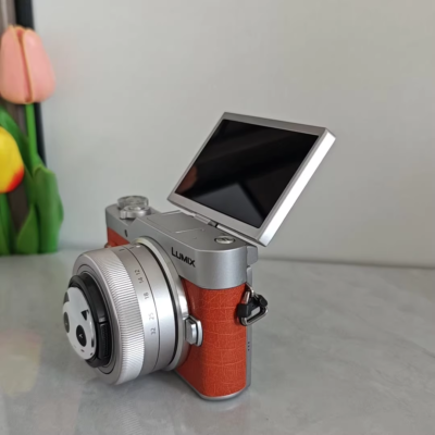 Panasonic LUMIX DC-GF10 W/12-32mm lens Digital Camera WiFi