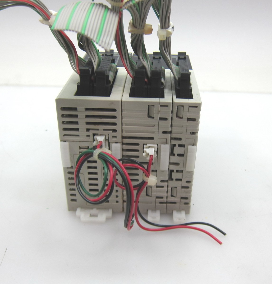 Mitsubishi FX3UC-32MT/D + FX2NC-32EX + FX2NC-16EYT PLC Mitsubishi FX3UC-32MT/D + FX2NC-32EX + FX2NC-16EYT PLC