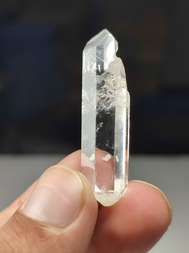 Faden Quartz DT Transparent Crystal Has Good Luster & Nice Termination - Picture 4 of 13