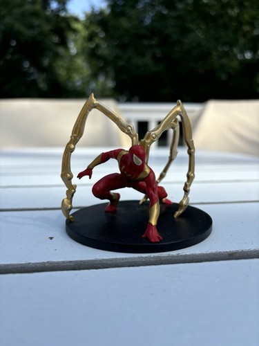 Disney Store Exclusive Marvel Spiderman Iron Spider 4” PVC Statue Figure - 第 1/3 張圖片