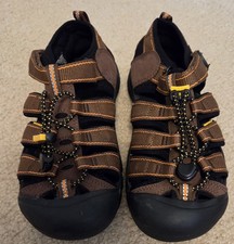 KEEN Unisex Big Kids' Newport H2 Sandal Brown Size 4