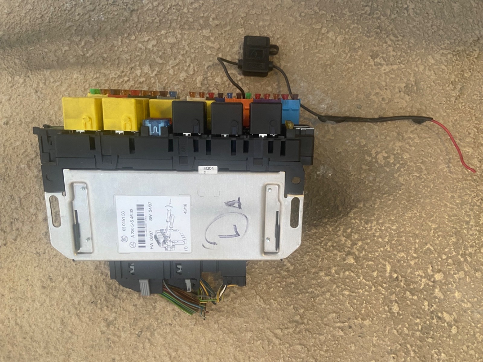 03-12 Mercedes R230 SL600 SL550 SL55 AMG OEM front Fuse Box Relay Module OEM