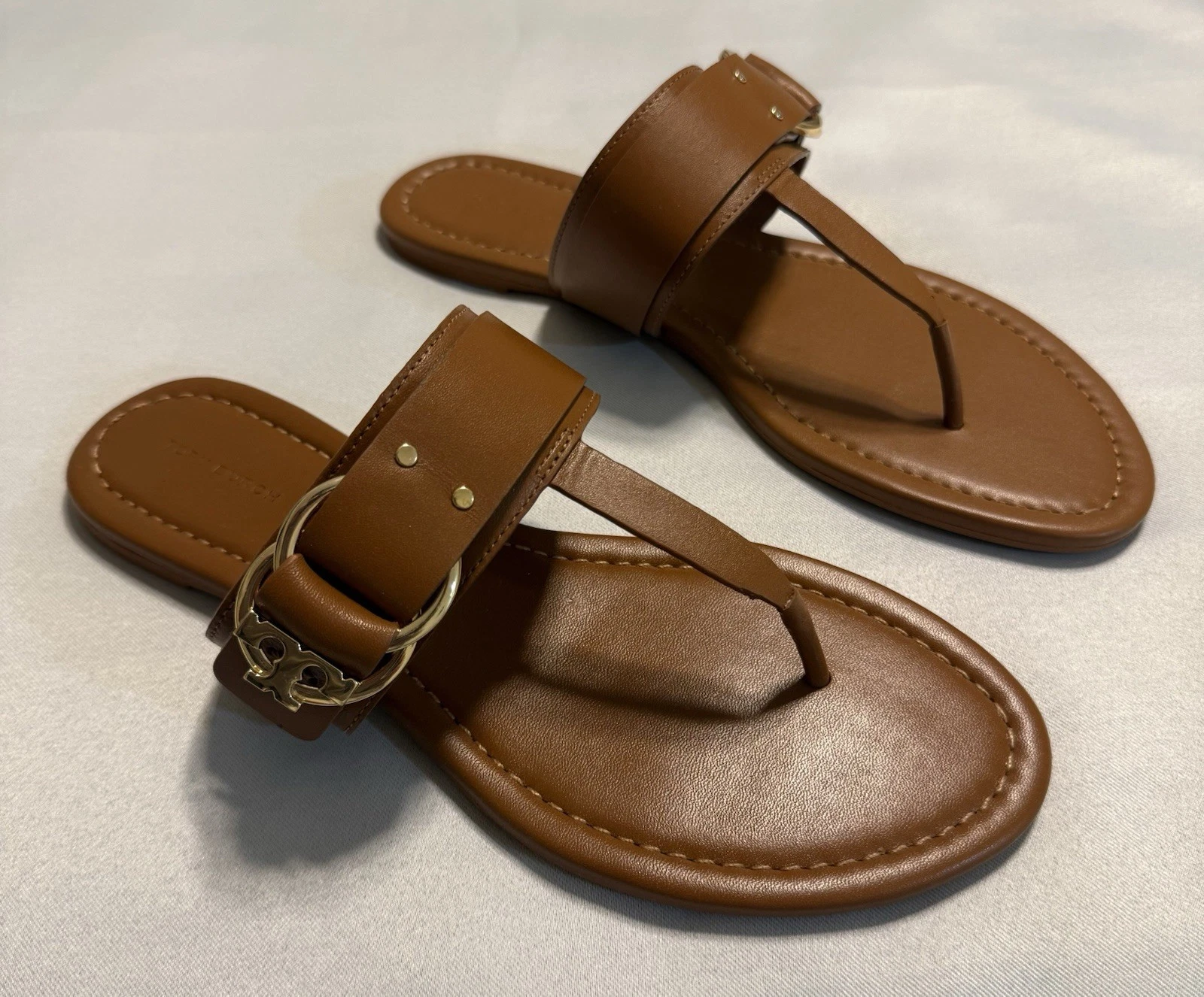 Tory Burch Tan Masden Flats sandals . Size - 9.5M