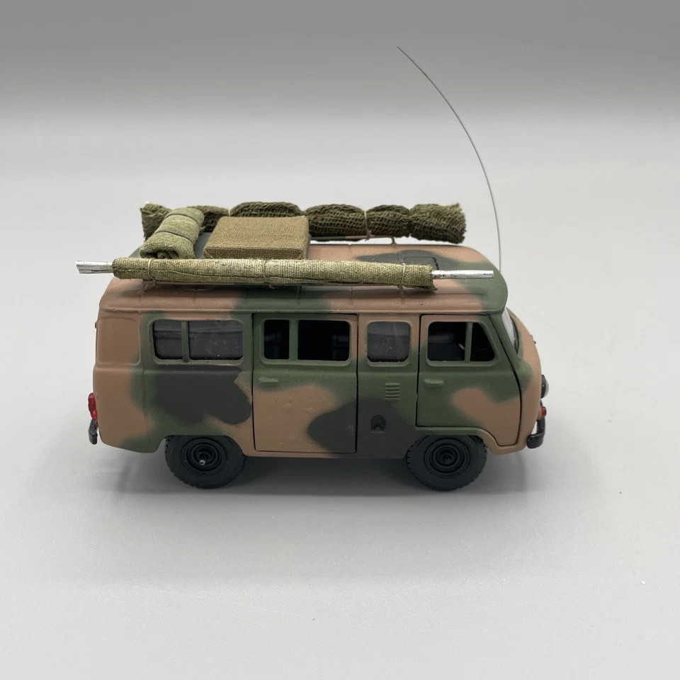 De colección UAZ 452 Nº A41 Conversión Militar 1:43 Novoexport URSS Diecast Soviético Foto 4 de 4