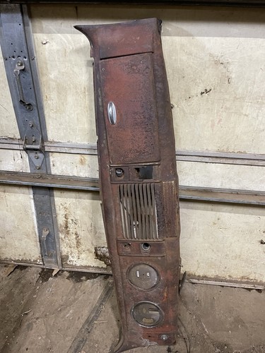  1939 Ford Car Dash With Glove Box Lid, Speaker Cover, Gauges Not Working - Picture 1 of 11