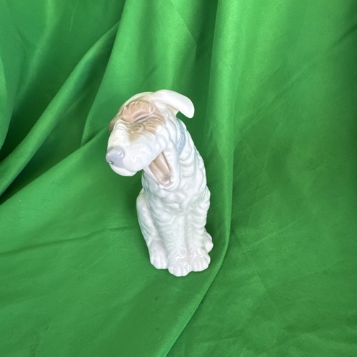 Nao von Lladró Figur Terrier Hund gähnend 0251 ohne Karton, super Zustand - Bild 3 von 5