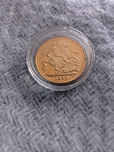 QUEEN ELIZABETH II   1963  -  22CT GOLD PLATED  BRITISH SOVEREIGN COIN.