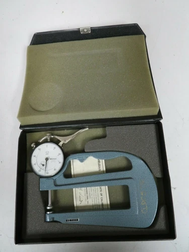 Mitutoyo Thickness Gage - model 7322 -.001"/ 1" opening, 4.5" depth - OD51