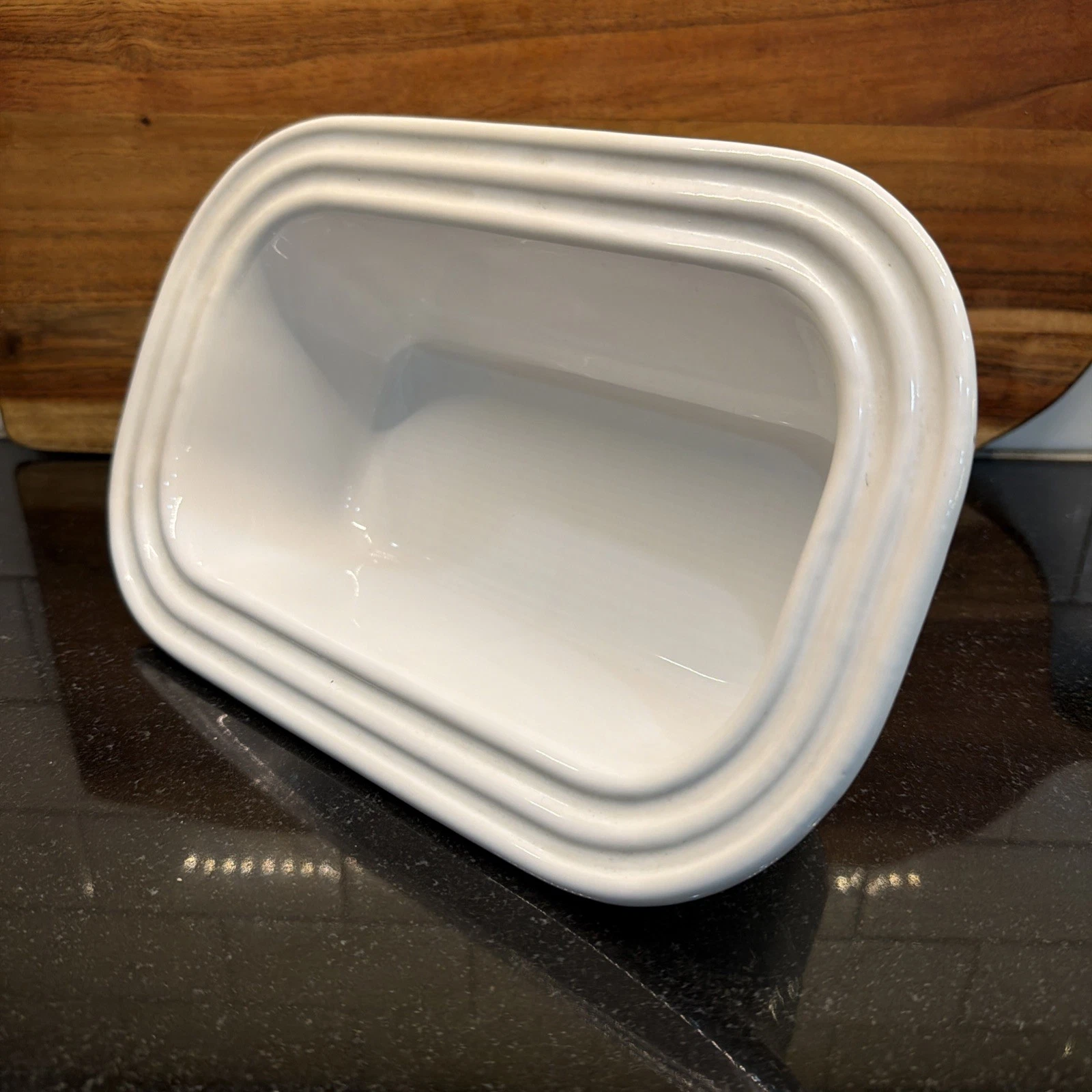 Le Creuset 8-1/2” Bread / Meat Loaf Pan White Stoneware Rectangle Rounded Edges