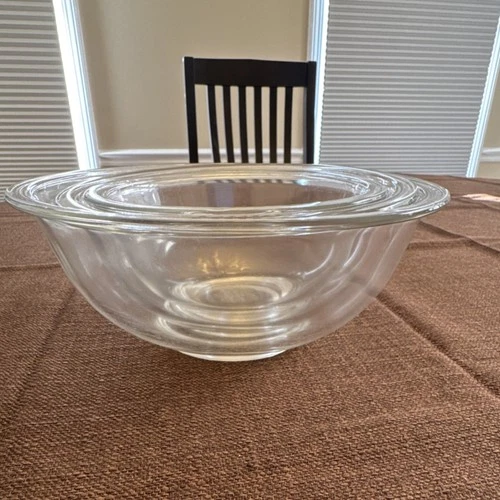 Vintage Set of 3 Pyrex Clear Glass Nesting Mixing Bowls #322 #323 #325