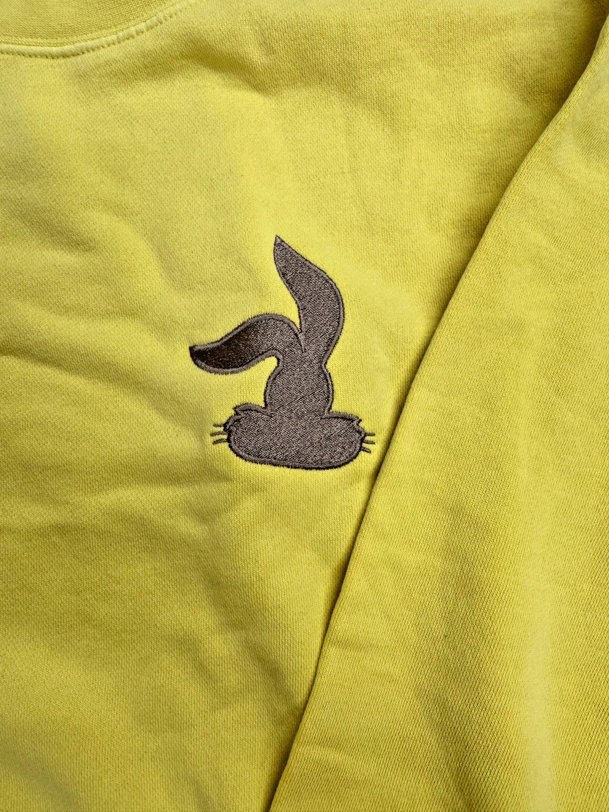Nestle Nesquik Rabbit Yellow Sweatshirt Sweater Chocolate Milk Collectors Sz XL