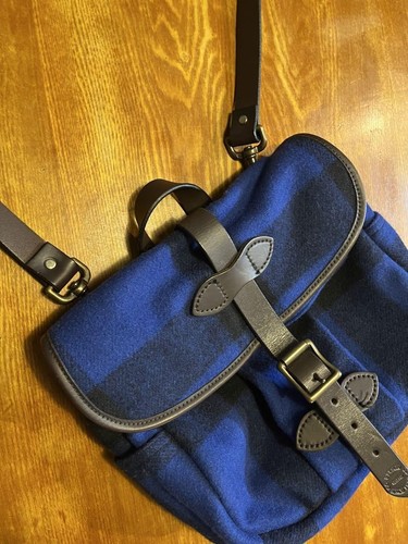 Filson Mackinaw Small Field Bag - Picture 3 of 14