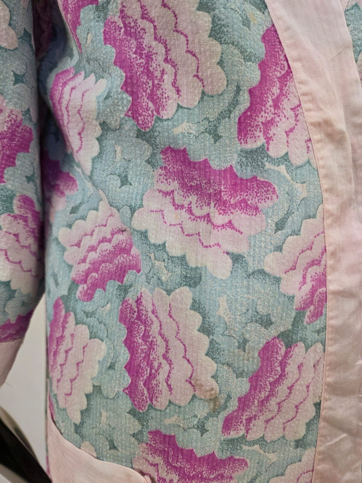 ANTIQUE 1930’S DECO PRINT COTTON ROBE - image 3