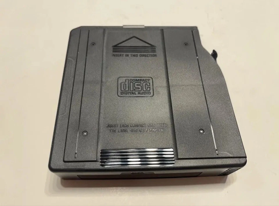 Mercedes 6-Disc CD Holder Changer Cartridge Magazine R230 W209 W220 5 INCLUDED - Image 2 of 4