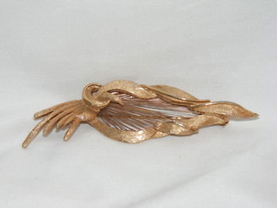 Large 3.25'' Vintage Goldtone KRAMER Open Wire LEAF Brooch Pin