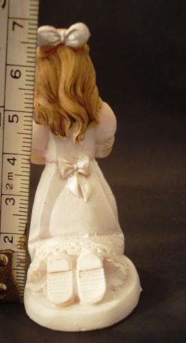 Tortenfigur Mädchen knieend u. betend, weißes Kleid 7cm - Topper f. Kommunion - Bild 4 von 4