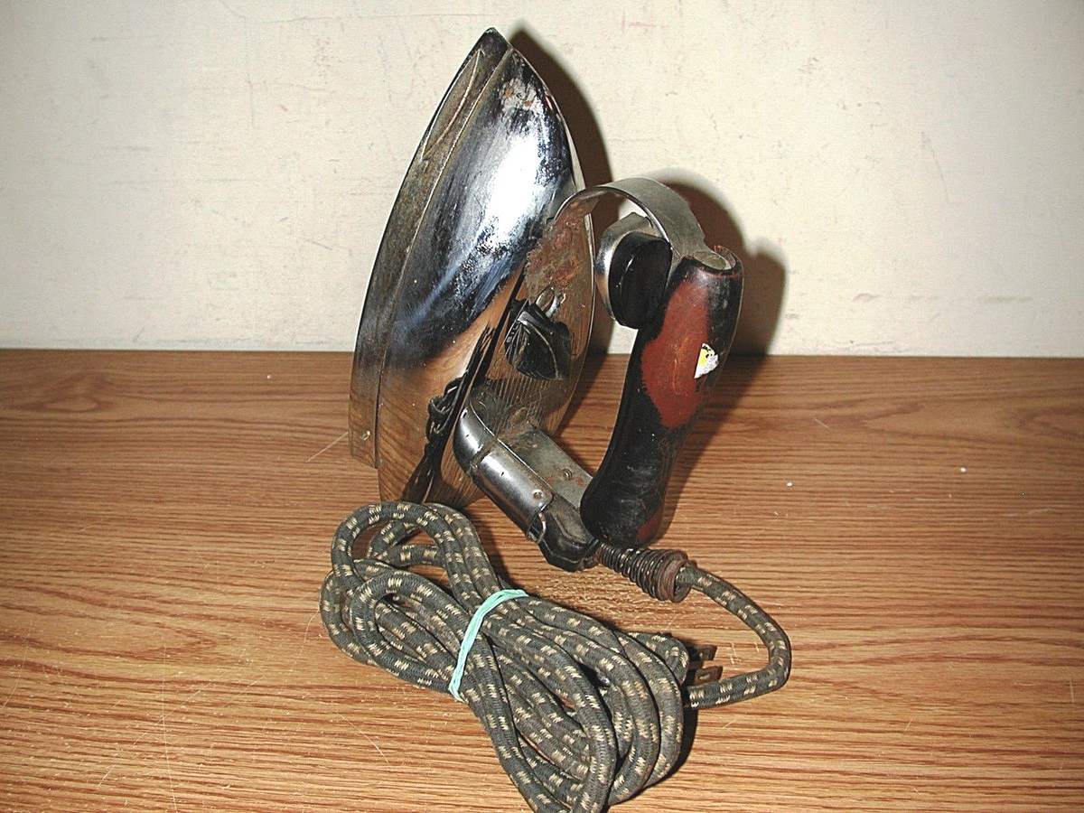 VINTAGE GENERAL ELECTRIC GE STEAM AND DRY TRAVEL IRON | eBay
