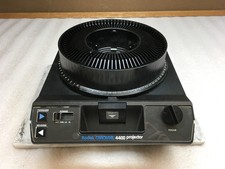 Kodak Carousel 4400 35mm slide projector, Zoom lens, 140 tray, remote, bulb,
