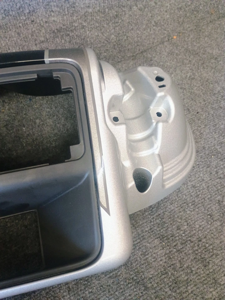 GUANTERA HARLEY-DAVIDSON 2014-23 VENTILACIÓN DERECHA INFERIOR PIERNA CARENADO 57100215 Foto 3 de 4