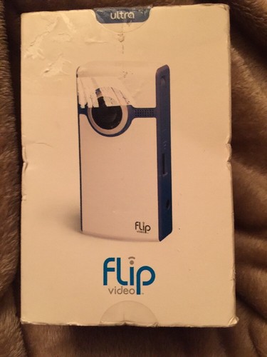 NEW in Open Box - Flip Video U1120 U1120BLPocket Camcorder - BLACK - Picture 2 of 3