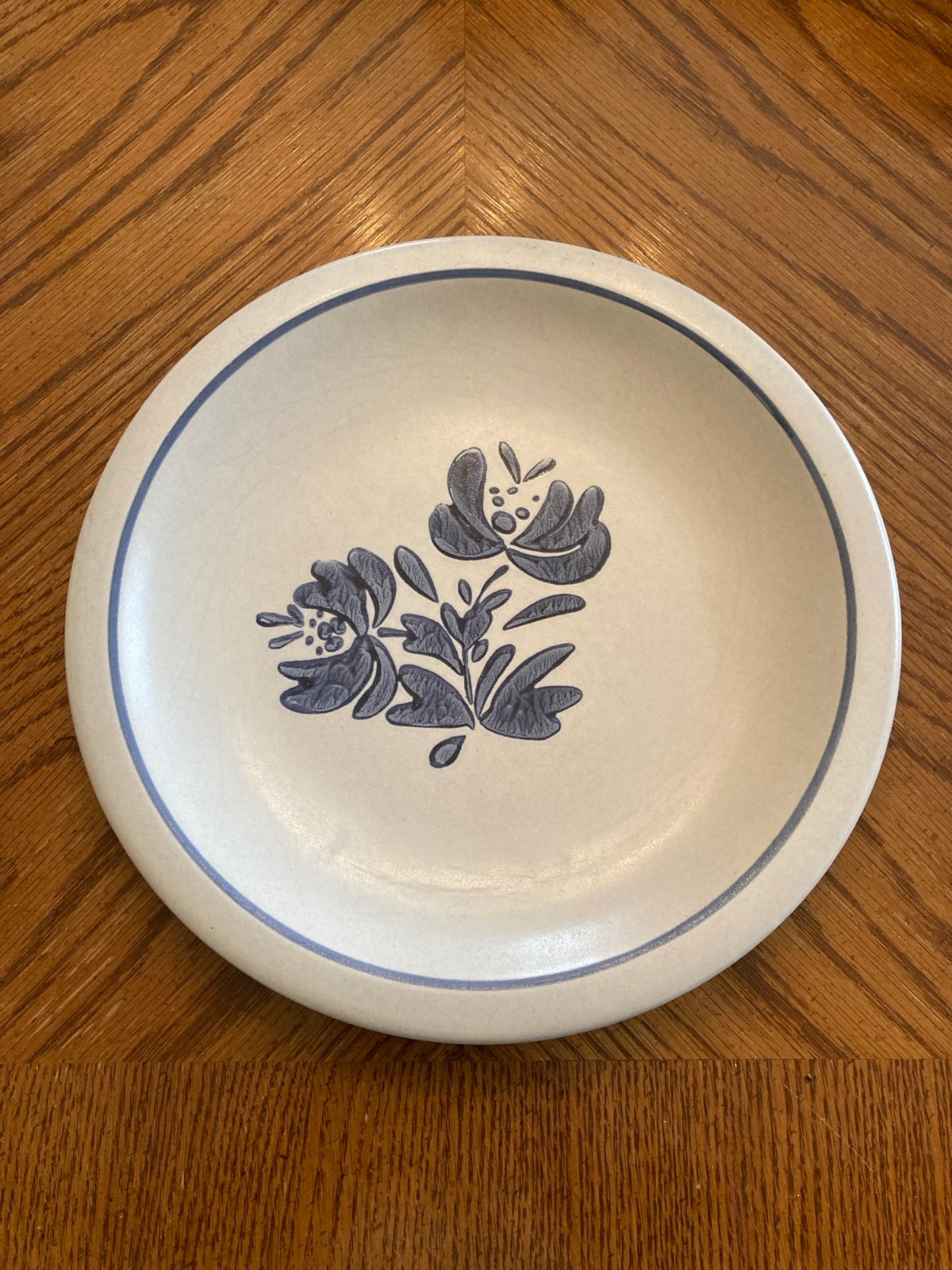 Pfaltzgraff Yorktowne Dinner Plate ~10.25" Diameter ~1.1" Ta