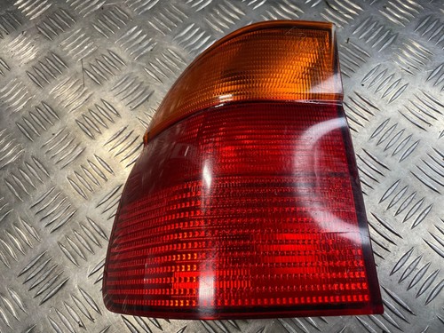 BMW 5 Touring E39 Rücklicht hinten links 8371327 3.00 Diesel 2001 29012640