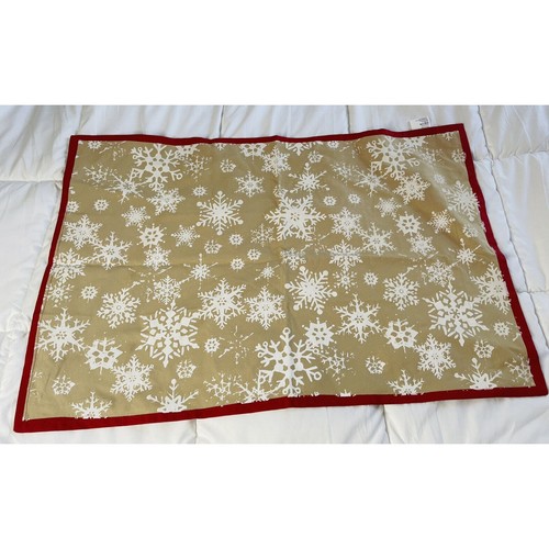 Crate & Barrel Christmas Snowflake Edge Dish Towels 20x30 Bundle Set Of 2 - Picture 2 of 9