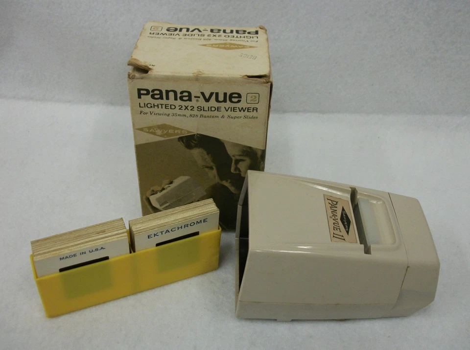 Vintage Sawyers Pana - Vue Slide Viewer in Original Box w Slides - Image 3 of 3