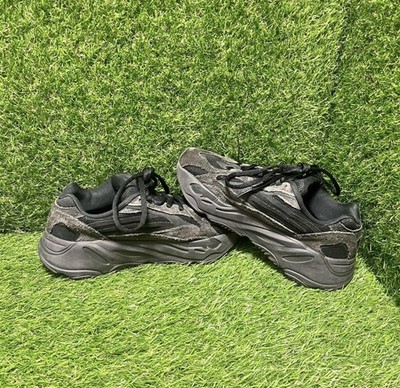  Adidas Yeezy Boost 700 V2 Vanta Mens Size 4 1/2( Women s Size 6)