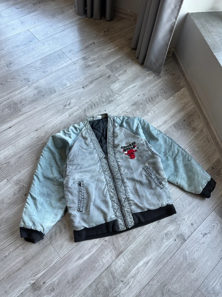 Chicago Bulls Vintage Nylon Gris Hombre Años 90 Hecho en EE. UU. Chaqueta Bomber Talla: L Foto 2 de 4