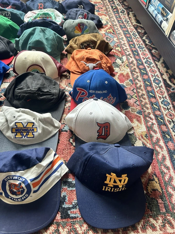 Lote De Colección De 36 Sombreros Deportes Disney MLB NFL Foto 4 de 4