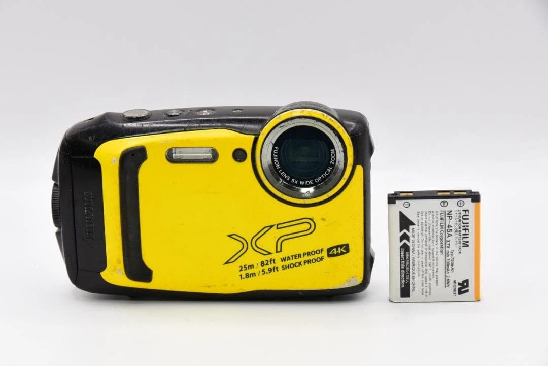 富士フィルム FUJIFILMFINEPIX XP140　イエロー Amazon.com : FinePix XP140 Bundle W/SD Card - Yellow : Electronics