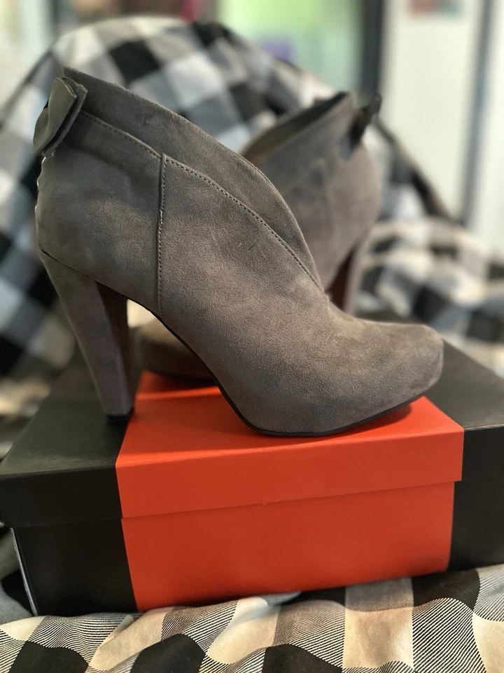 Серые замшевые ботильоны, размер 7, корсет и бант детали - Изображение 3 из 4