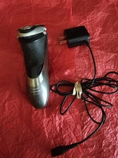 Philips Norelco Aquatec AT880 Power Touch Mens Cordless Rechargeable Shaver 