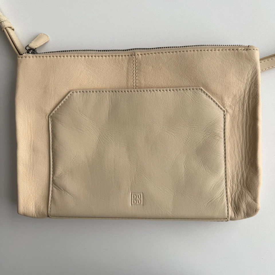 Bolso Bandolera Cartera DuDu Bags Usado en Excelente Condición Cuero Crema Almendra Rectángulo Superior Cremallera Foto 2 de 4