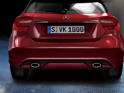Original Mercedes Heckschürzenblende mit Diffusor-Optik für A-KLasse W176