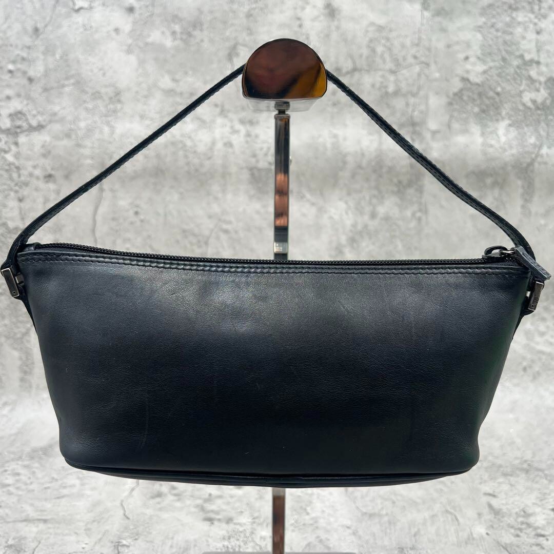 専用！　　GUCCI ブラックレザー ポーチ 中型 Gucci Black Leather Accessory Pouch Silver Logo Mini Bag