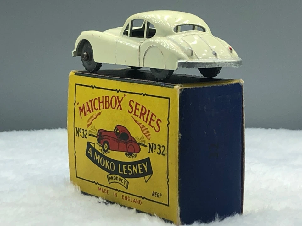 Matchbox Lesney No.32A Jaguar XK 120 Coupe 1957,G.P.W,N,Mint boxed all original - Image 2 of 4