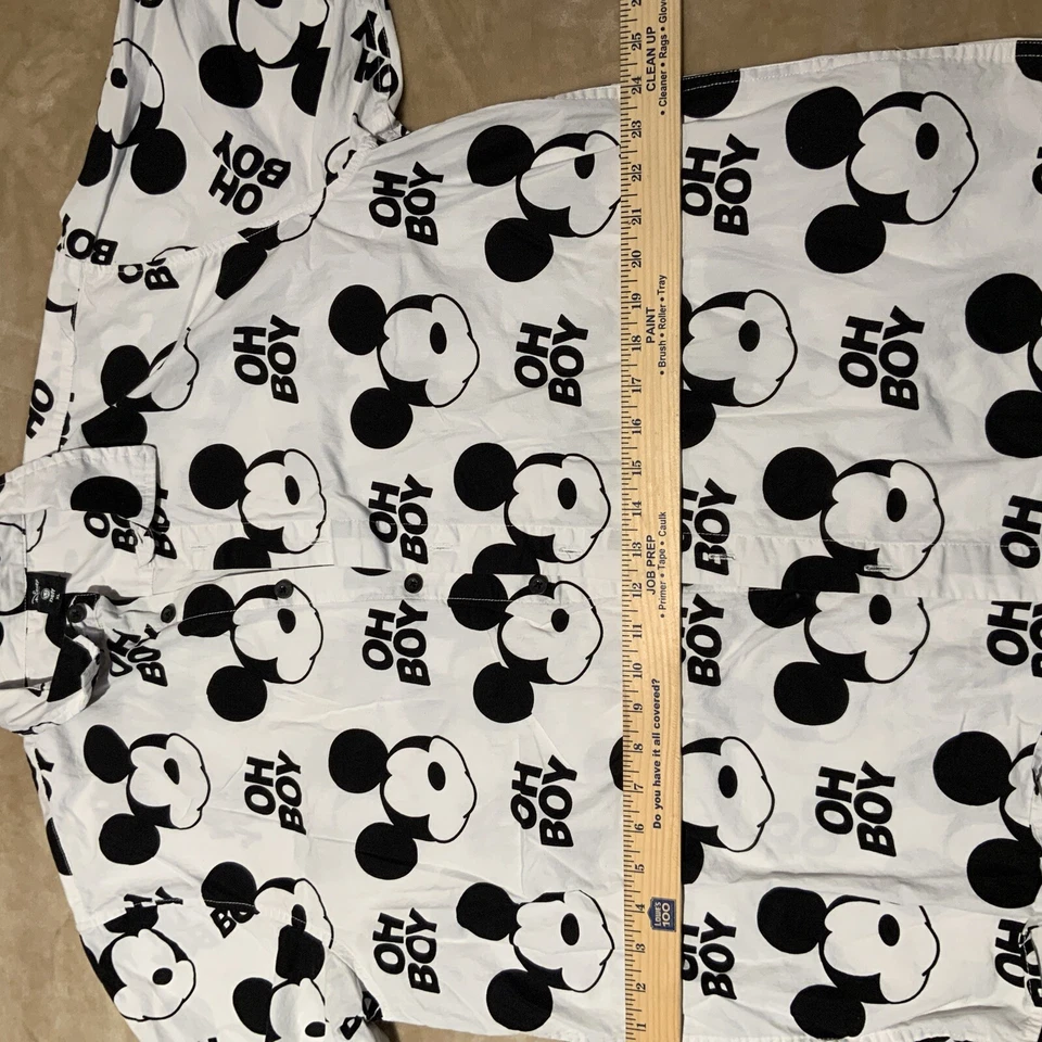 Camisa abotonada Neff Mickey Mouse talla XL blanca y negra Foto 4 de 4