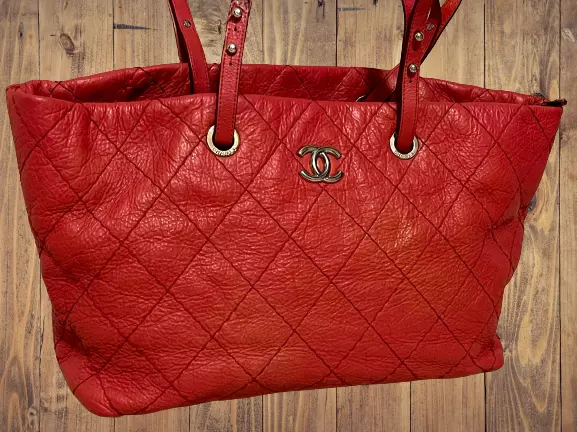 Buy Vintage CHANEL Classic Tote Bag in Red Leather With Gold Tone Online in  India 