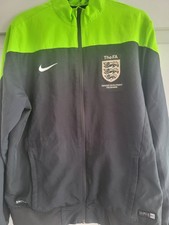 Nike Referee Tracksuit in Size Medium.  Good Condition. 