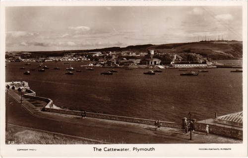 PC THE CATTEWATER PLYMOUTH DEVON ENGLAND REAL PHOTO POSTCARD (u12283)