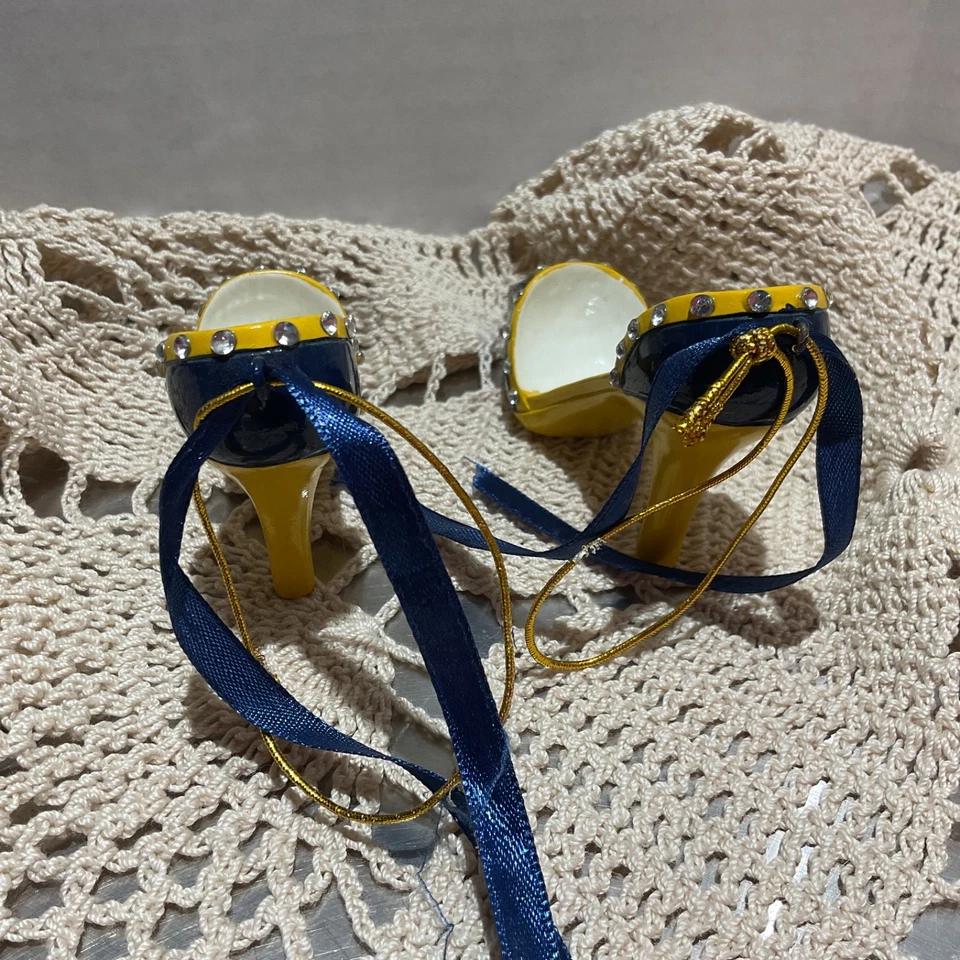 2 西弗吉尼亚大学圣诞装饰品悬挂装饰高跟鞋 — 第 3/4 张图片