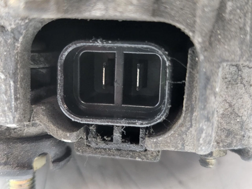  03-08 Alternador INFINITI SERIE FX 8 cilindros A/T OEM 23100AR000 Foto 4 de 4