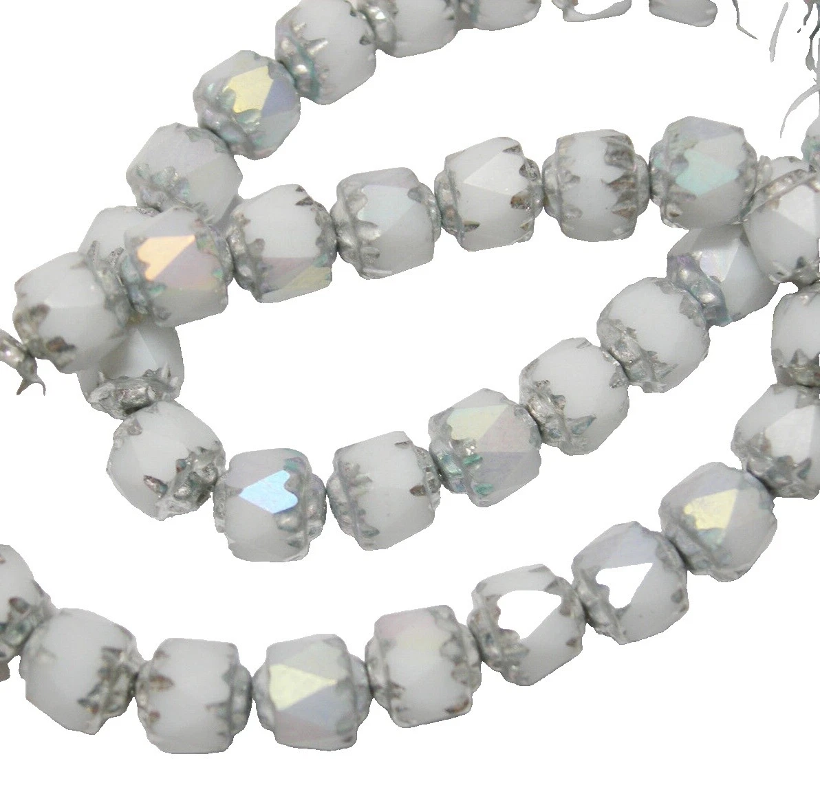 Бусины для изготовления антикварных белых украшений